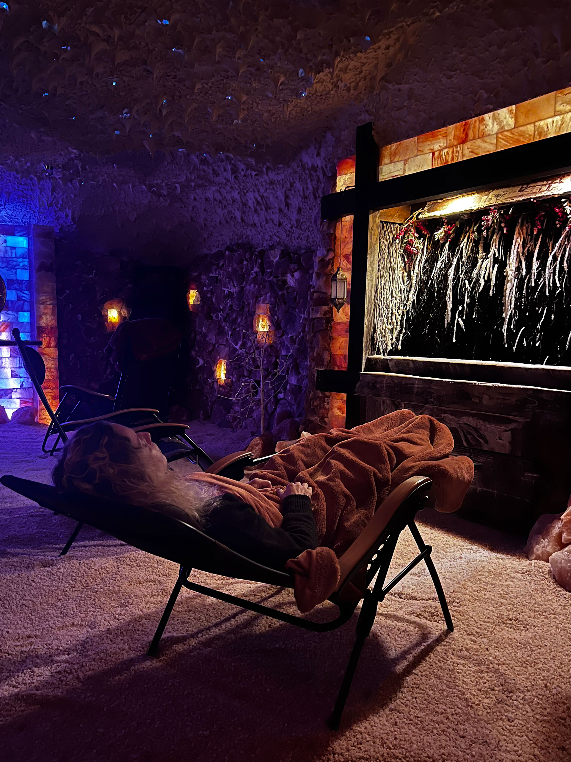 salt+cave+relax salt cave wall